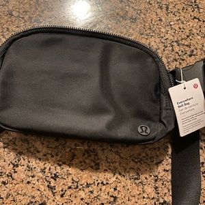 Lululemon Everywhere Belt Bag